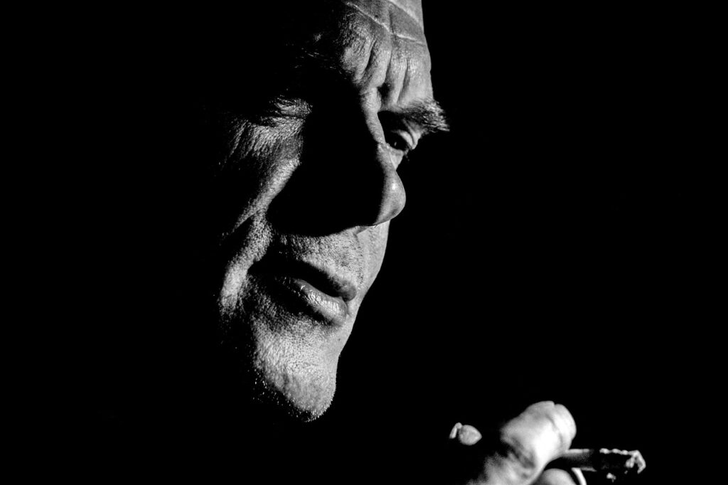 学校行かない子どもが携帯依存にならないための対策は？